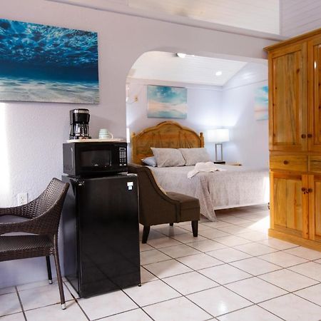 Sea Eye Hotel - Sunset Building Utila Exterior foto